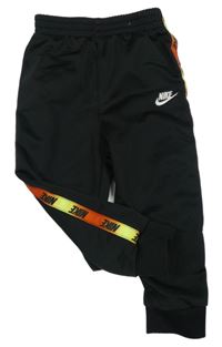 Černé sportovní funkční tepláky s logy Nike 
