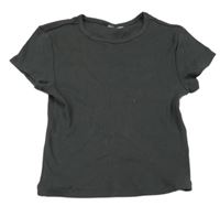 Tmavošedé žebrované crop tričko 