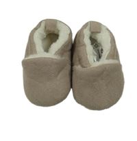 Pudrové zateplené capáčky H&M