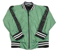 Zeleno-černá šusťáková jarní bunda s proužky 