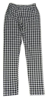 Černo-bílé vzorované legíny 