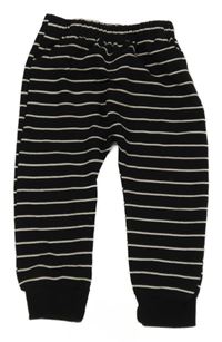 Černo-bílé pruhované turecké tepláky 