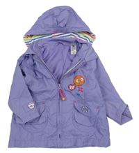 Fialová šusťáková jarní bunda s kočičkou a číslem a límečkem a kapucí C&A