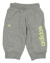 Šedé capri tepláky s logem Adidas 