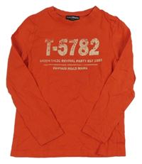 Červené triko s číslem a nápisy Charles Vögele 