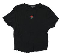 Černé žebrované crop tričko s růží New Look