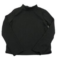 Černé vzorované triko se stojáčkem