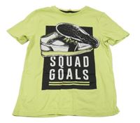 Limetkové tričko s teniskami C&A