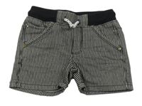 Černo-bílé pruhované kraťasy s úpletovým pasem