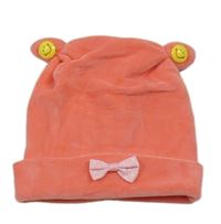 Korálová plyšová čepice s oušky a smajlíky a mašlí 