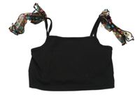 Černý žebrovaný crop top s puntíkovanými mašlemi 