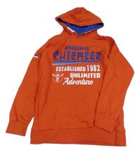 Červená mikina s nápisy a kapucí Chiemsee