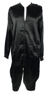 Dámský černý saténový jarní kabát s výšivkou na zádech Pull&Bear