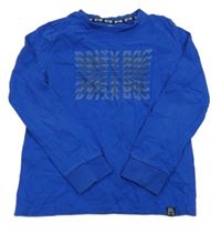 Modré triko s nápisy 