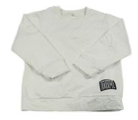 Bílá mikina s písmenky a nášivkou 