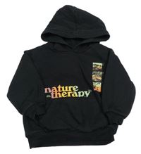 Černá mikina s nápisy a potiskem a kapsou a kapucí H&M