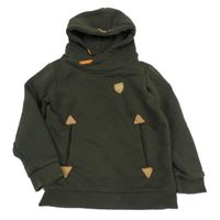 Tmavokhaki mikina s nášivkami a kapucí