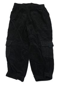 Černé manšestráky s kapsami 