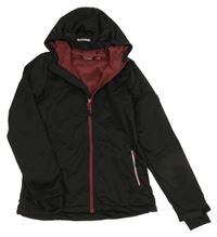 Černá softshellová bunda s nášivkou a kapucí crivit