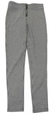 Černo-bílo/světlešedé vzorované tregínové kalhoty PRIMARK