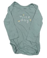 Zelenošedé body s nápisem a jablky Sinsay