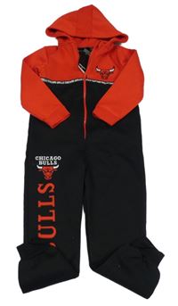 Nové - červeno-černá tepláková kombinéza s nápisem a kapucí - Chicago Bulls Primark