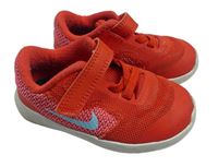 Červené botasky s logem Nike vel.22
