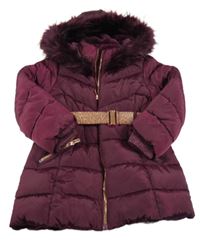 Vínový prošívaný šusťákový zimní kabát s kapucí s kožešinou a páskem Matalan