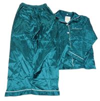 Smaragdové saténové pyžamo 