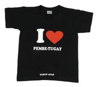 Černé tričko s nápisem a srdíčkem B&C