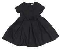 Tmavomodro-zlaté vzorované šaty 