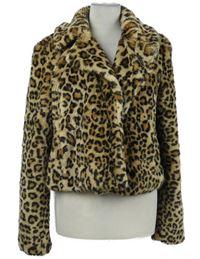 Dámský béžovo-hnědý vzorovaný kožešinový crop kabátek New Look 