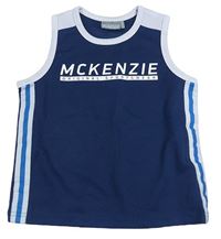 Tmavomodro-bílé sportovní tílko s logem McKenzie