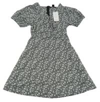 Nové - Černo-bílé květované šaty New Look