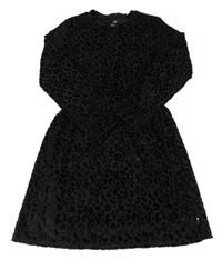 Černé vzorované šaty WE