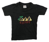 Černé tričko s pyramidami