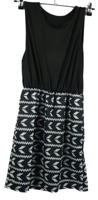 Dámské černo-bílé vzorované šaty 