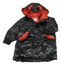 Černo-červený nepromokavý zimní kabát s kapucí s rohy