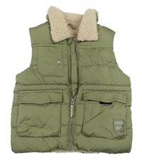 Khaki šusťáková zateplená vesta s beránkem F&F