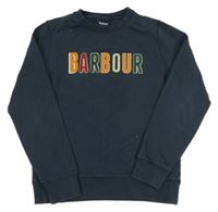 Tmavomodrá mikina s nápisem Barbour
