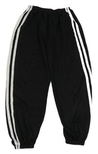 Černé lehké tepláky s pruhy 