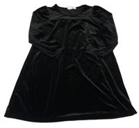 Černé sametové šaty 