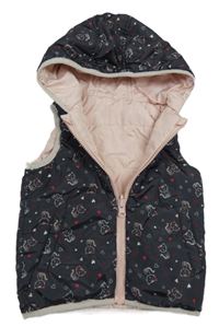 Černošedá prošívaná šusťáková zateplená oboustranná vesta s kočičkami a srdíčky a kapucí Topomini