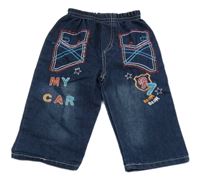 Tmavomodré rifle s nápisy a číslem 