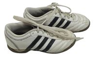 Bílé koženkové sálovky s logem Adidas vel. 30