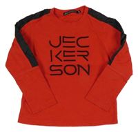 Červeno-černé triko s šusťákovým pruhem a nápisem 