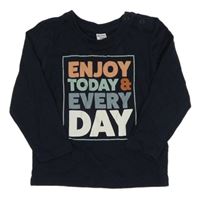 Tmavomodré triko s nápisem Dopodopo