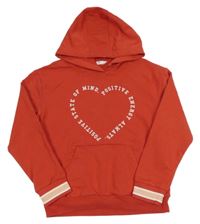 Červená mikina s nápisem a kapucí M&S