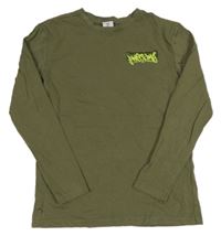 Khaki triko s nápisem Chapter young