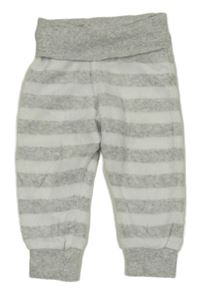 Šedo-bílé pruhované sametové kalhoty 